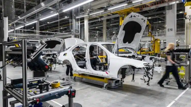 mercedes benz gamykla automobilis kebulas