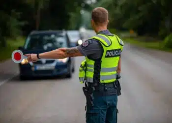reidas policijos reidai policijos pareigunas stop zenklas