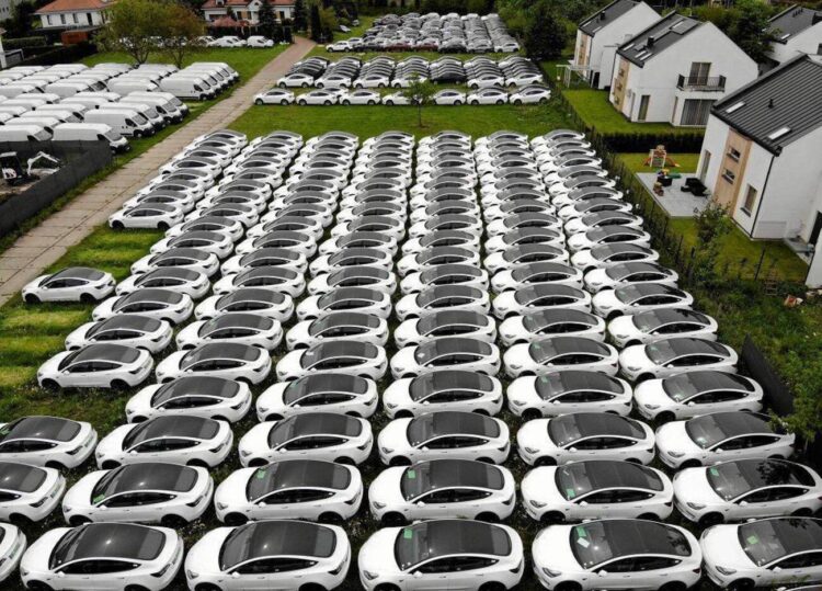 tesla elektromobiliai