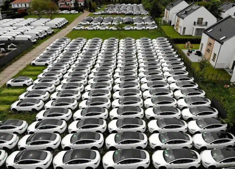 tesla elektromobiliai