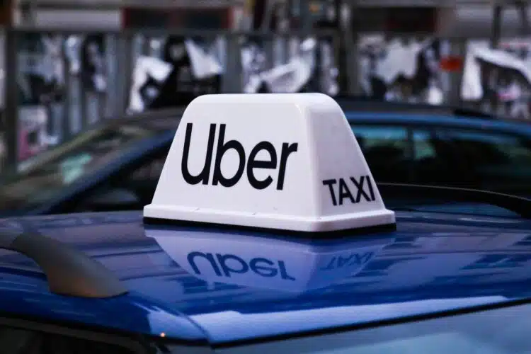 uber logotipas taksi