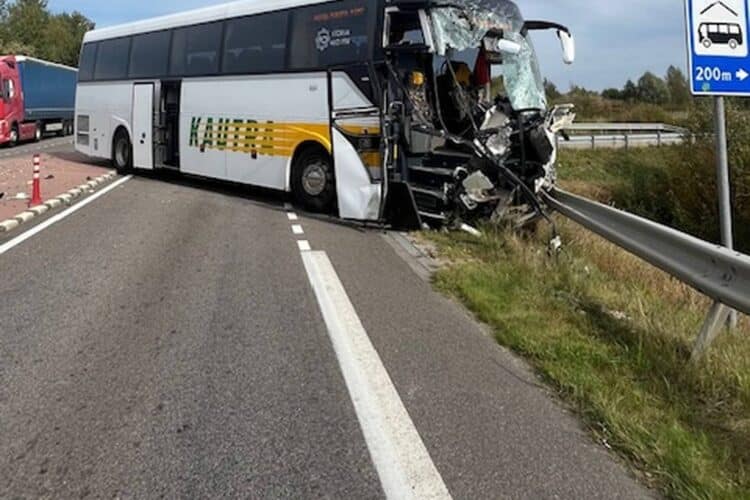 Eismą ties Kryžkalnio kaimu sutrikdė nesaugus manevras