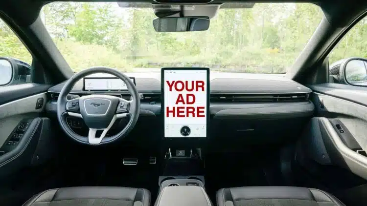 Ford užpatentavo būdą, kaip perkelti skelbimus į automobilio vidų