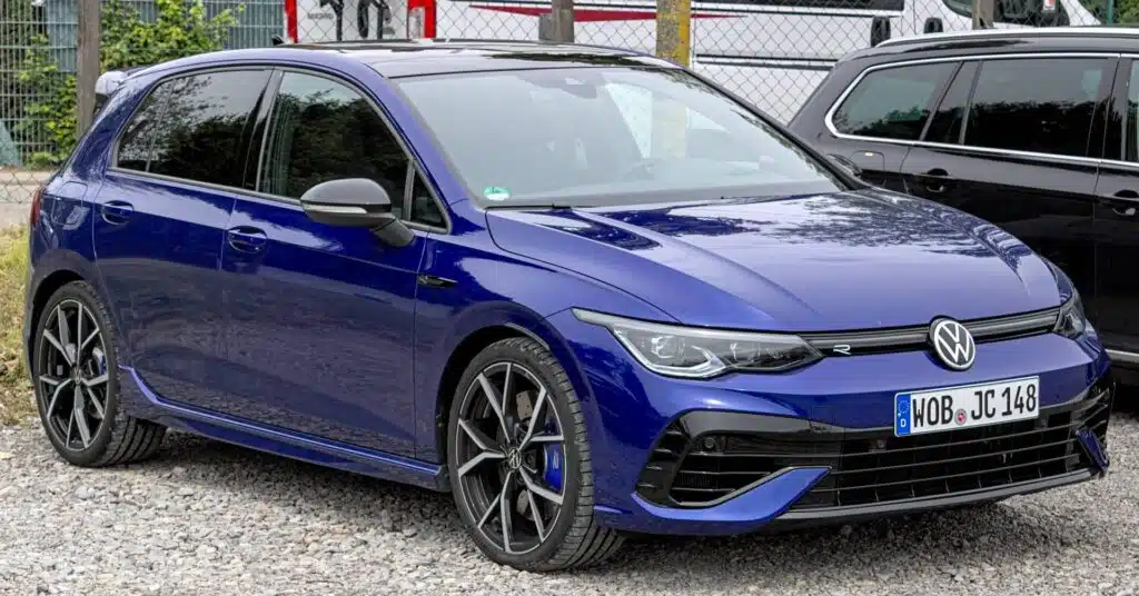 VW Golf VIII R automobilis