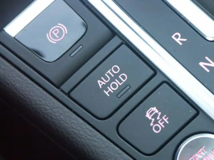 auto hold mygtukas