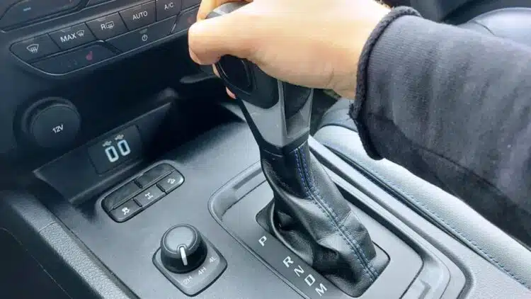 automatine pavaru deze p parkingas