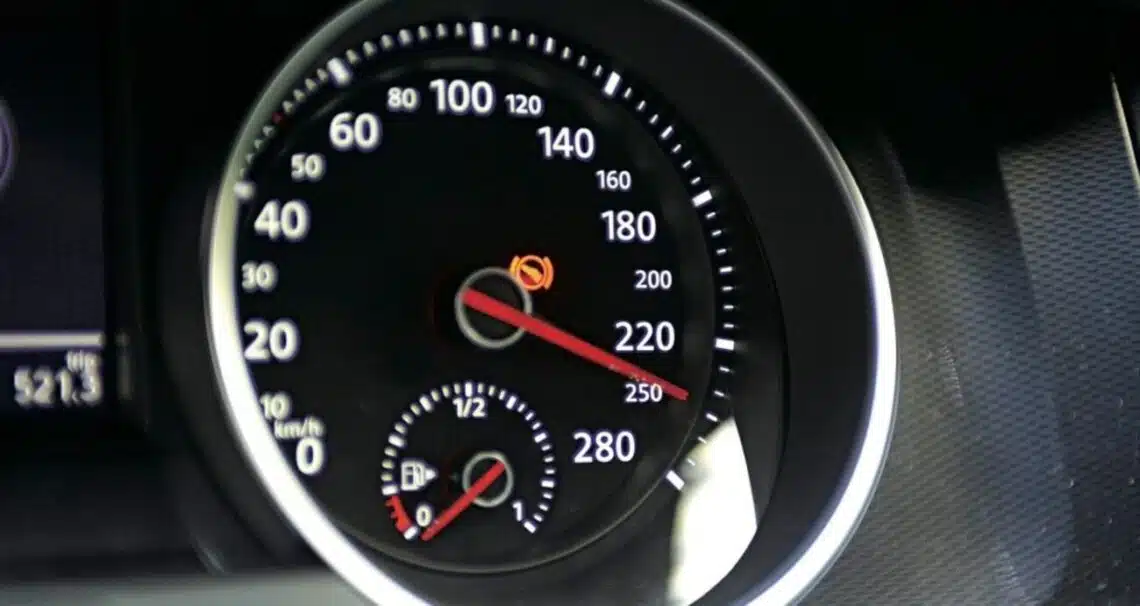 automobilio spidometras