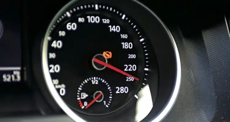 automobilio spidometras