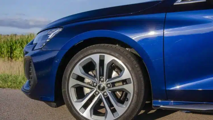 automobilis ratas vibracija