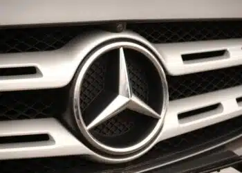 mercedes benz logotipas