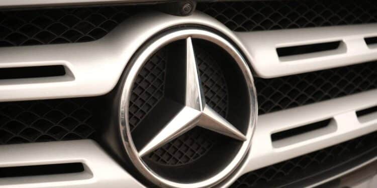 mercedes benz logotipas