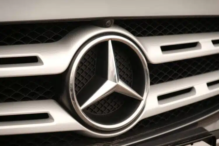 mercedes benz logotipas