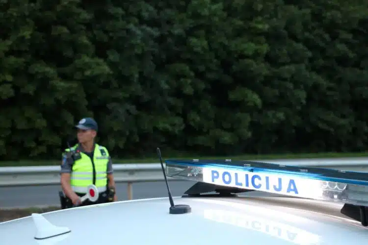 policijos pareigune policijos tarnybinis automobilis