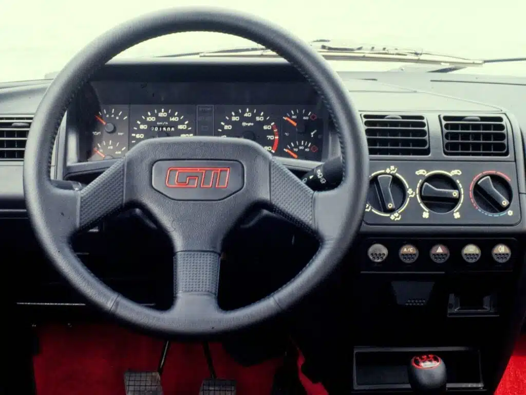 Peugeot 205 vidus 1