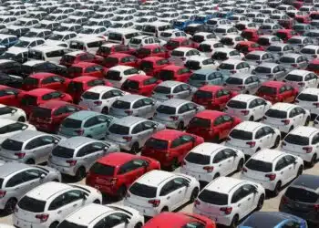 automobiliai automobiliu aikstele