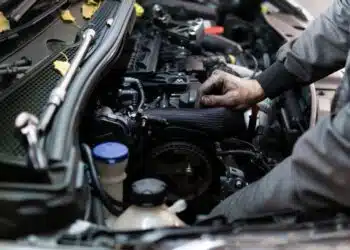 automobilio variklis mechanikas
