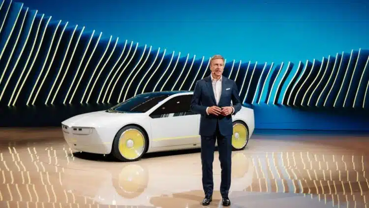 bmw naujos klasės elektrinis automobilis