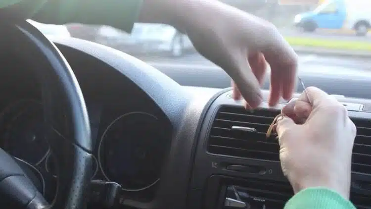 gumele mobiliojo telefono laikiklis automobiliui