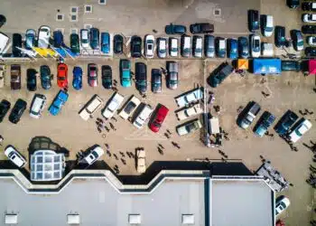 naudoti automobiliai pexelscom nuotrauka