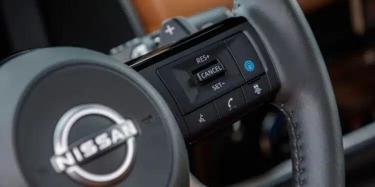 nissan automobilio vairas