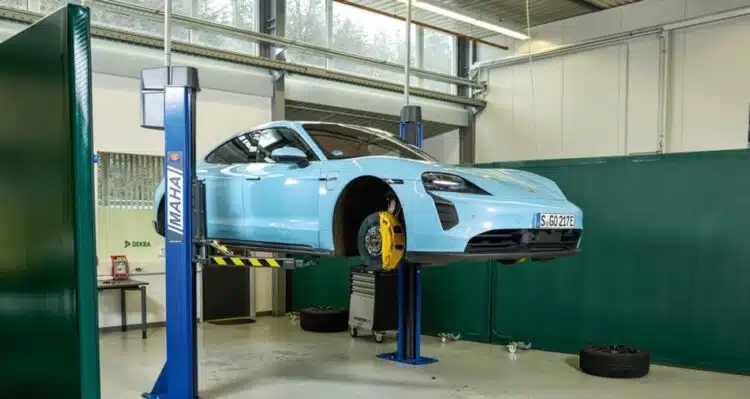 porsche taycan elektromobilis servise