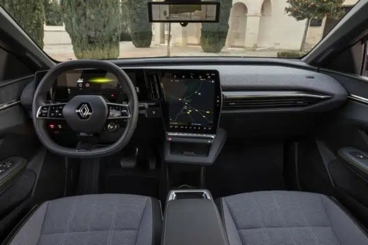 renault automobilio interjeras salonas