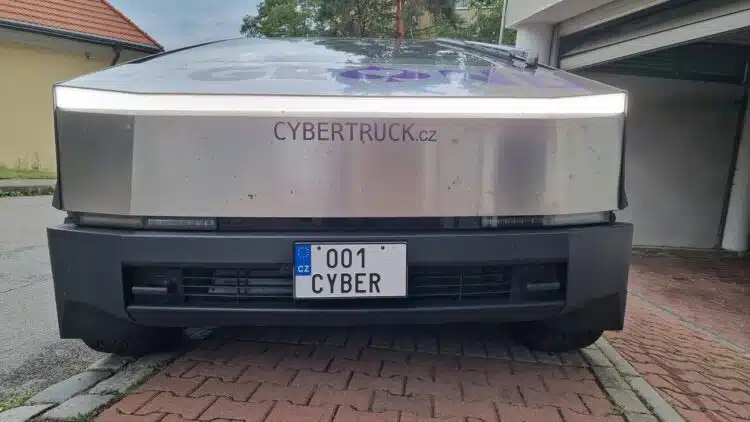 tesla cybertruck cz europa