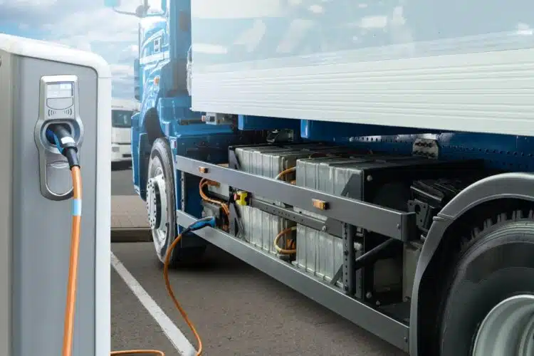 vilkikas verslui skirta 11,6 mln. eurų parama netaršiems automobiliams įsigyti