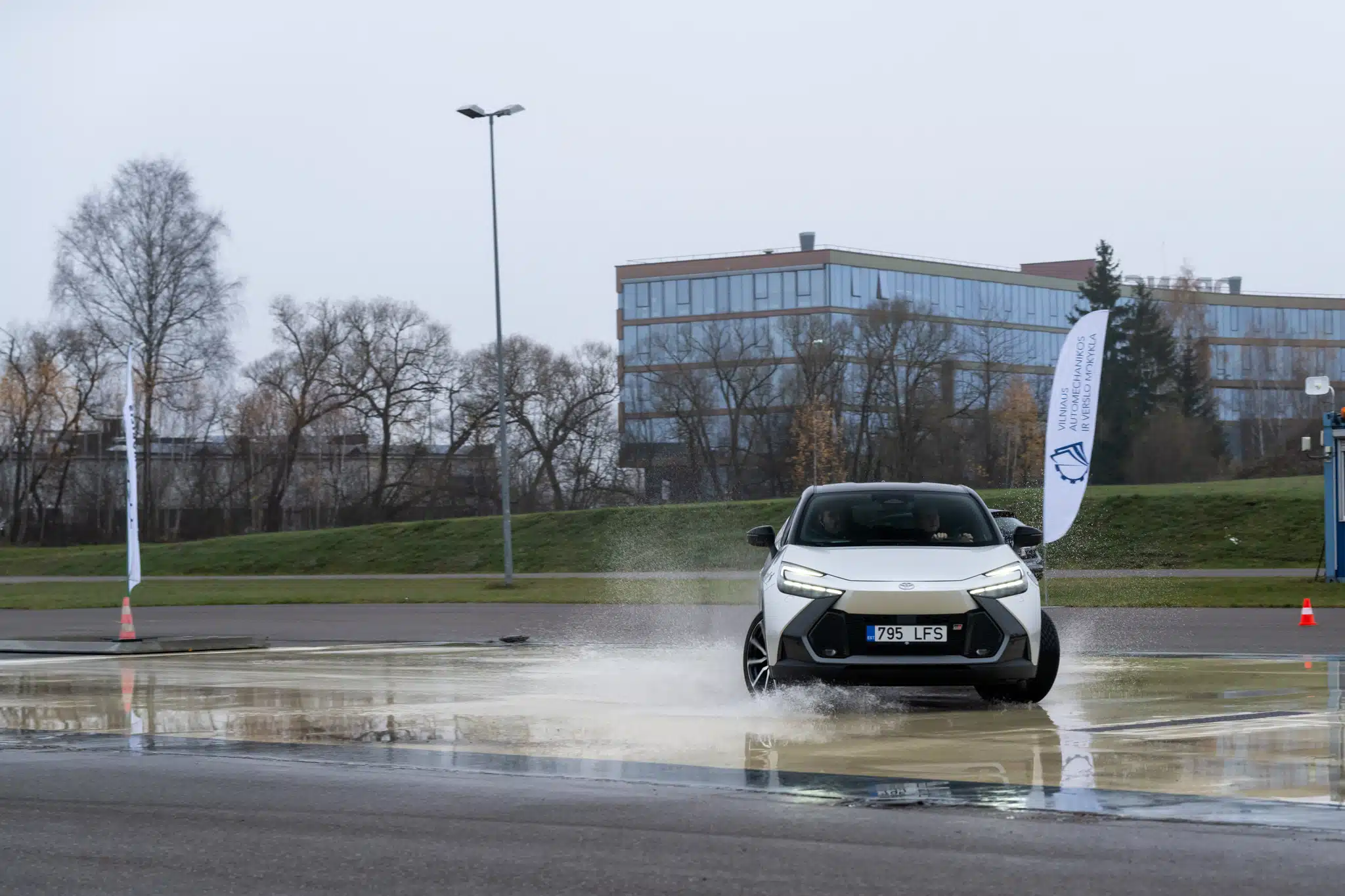 Metu automobilis 4