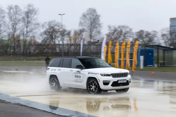 Metu automobilis 7