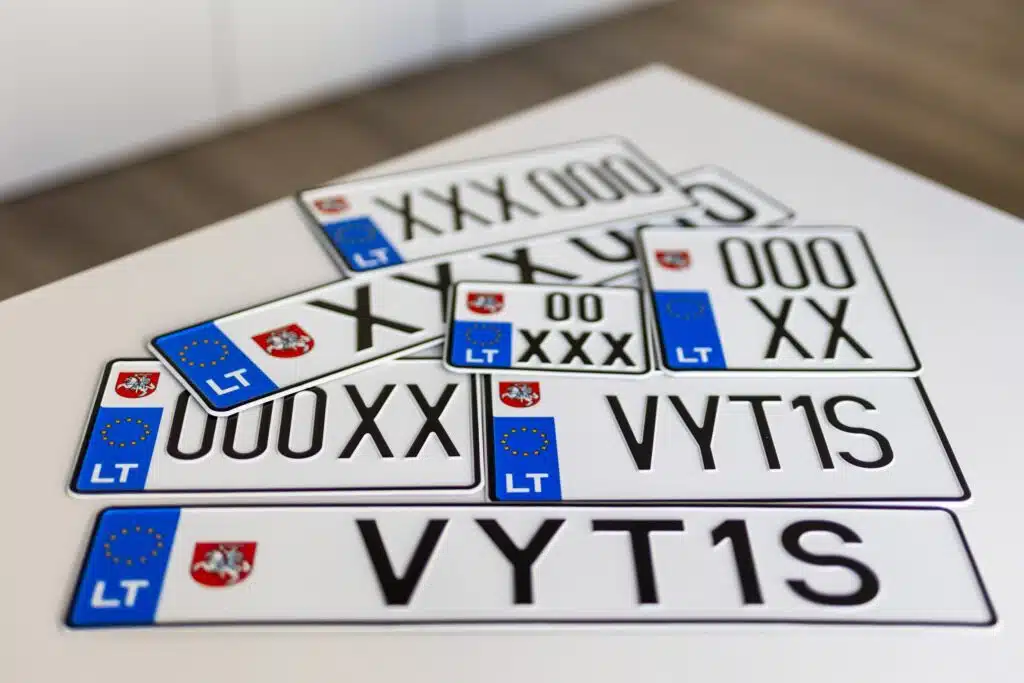 valstybiniai numeriai