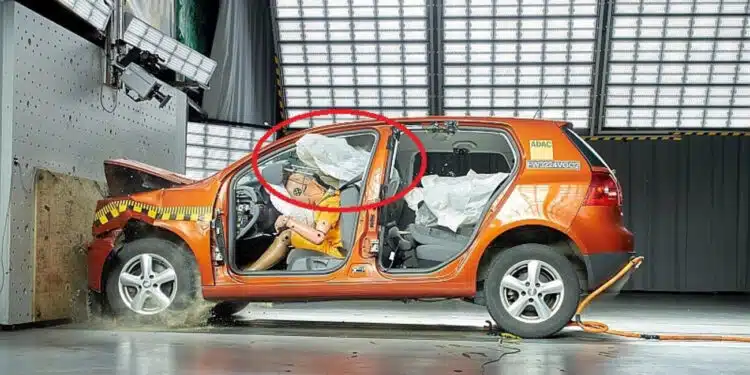 Padangos Automobilyje