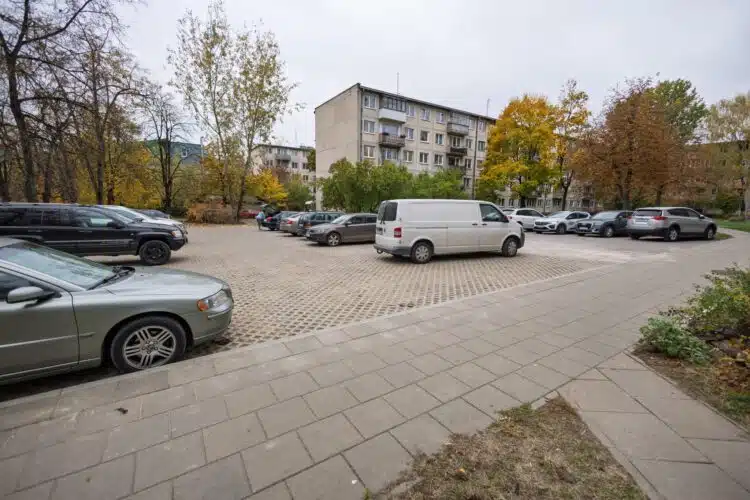 Parkingas kieme