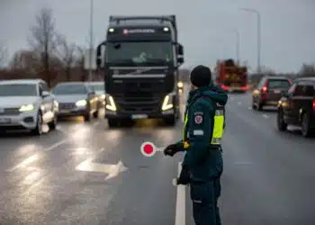 Klaipėdos Kelių Policijos Savaitės Rezultatai: Užfiksuota 336 Pažeidimai, Neblaivūs Vairuotojai ir Dviratininkai