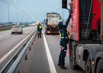 Sunkvežimių ir autobusų kontrolė: įkliuvo keturi neblaivūs vairuotojai