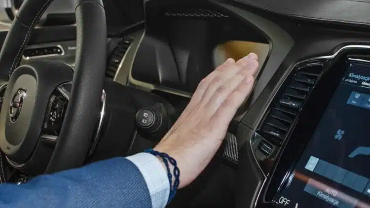 automobilio sildymas vairas centrine konsole skydelis