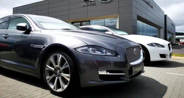 jaguar automobiliai