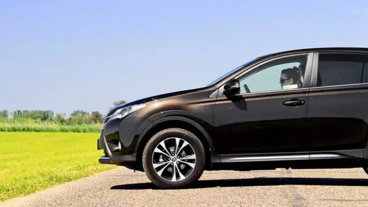 toyota rav 4 automobilis
