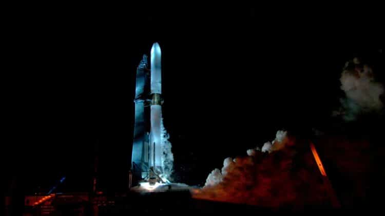 New Glenn tai didžiulė daugkartinio naudojimo raketa iš Blue Origin