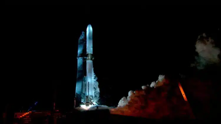 New Glenn tai didžiulė daugkartinio naudojimo raketa iš Blue Origin