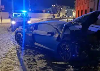 Prabangaus Audi R8 avarija Vilniuje Vairuotojas pabėgo iš įvykio vietos