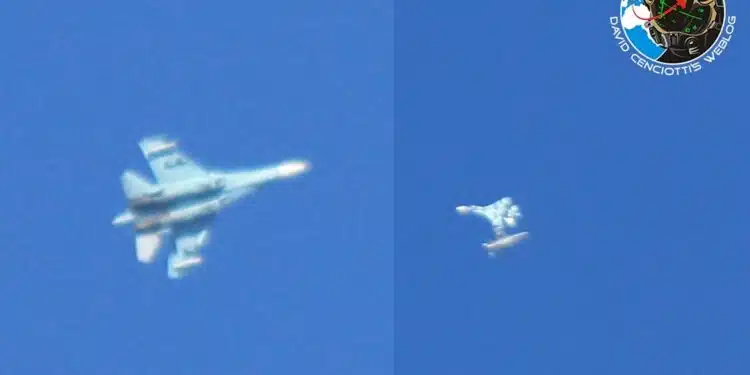 Rusijos naikintuvas Su-27 JAV kovojo su F-16