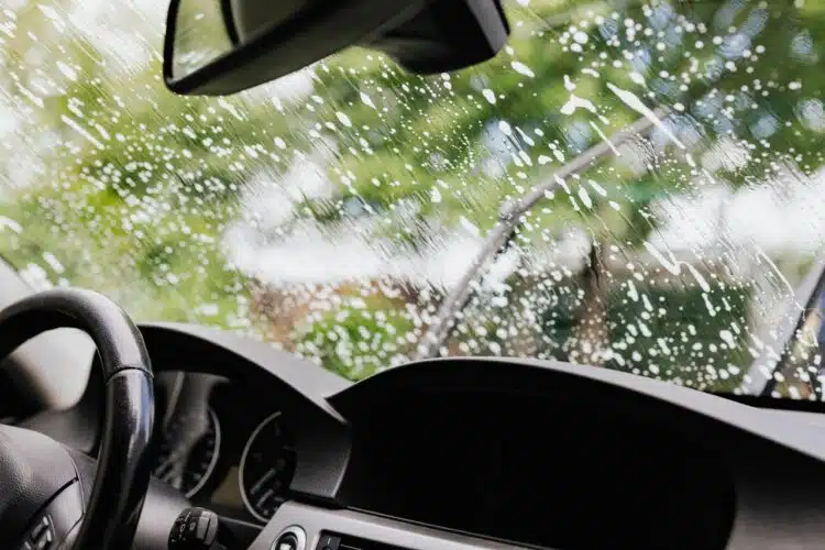 automobilio priekinis stiklas priekinio stiklo valytuvai