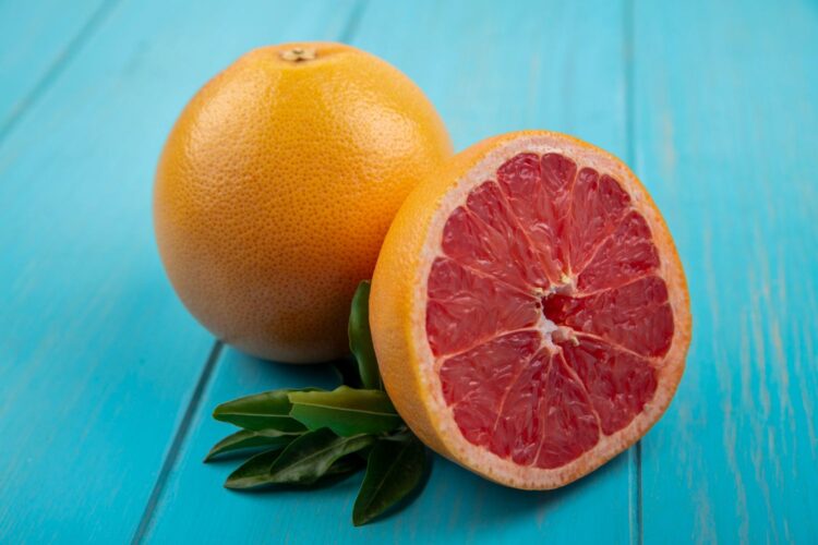 citrusiniai vaisiai greipfrutai greipfrutas perpjaustas per puse
