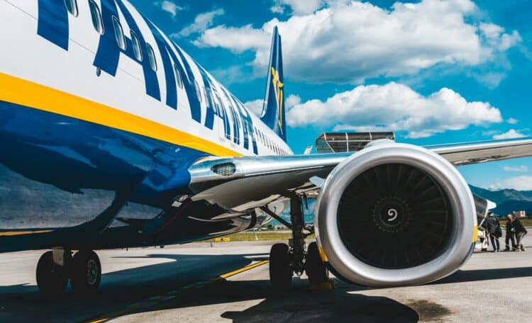 Ryanair lektuvas oro uostas popieriniai bilietai online