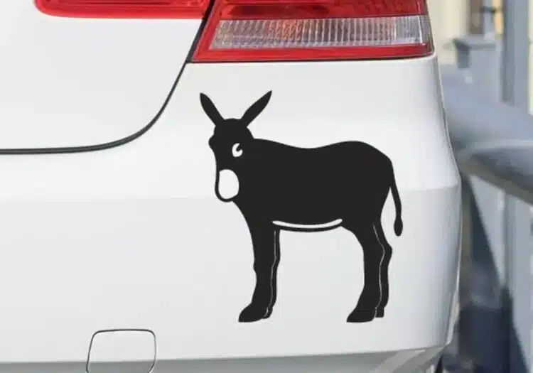 asilo lipdukas ant automobilio