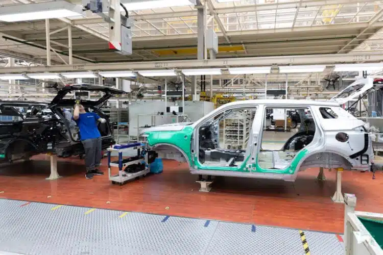 automobiliu gamykla pramone automobilis automobilio kebulas