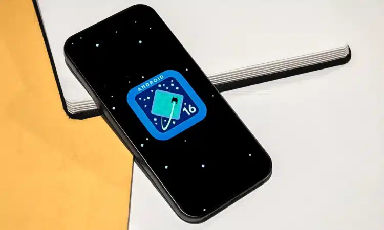 google android tamsusis rezimas tamsi tema juodas ekranas ismanusis telefonas