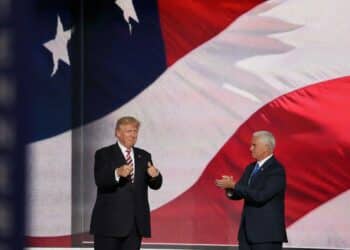 prezidentas donaldas trumpas ir viceprezidentas mike pence