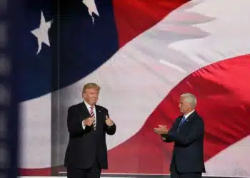 prezidentas donaldas trumpas ir viceprezidentas mike pence